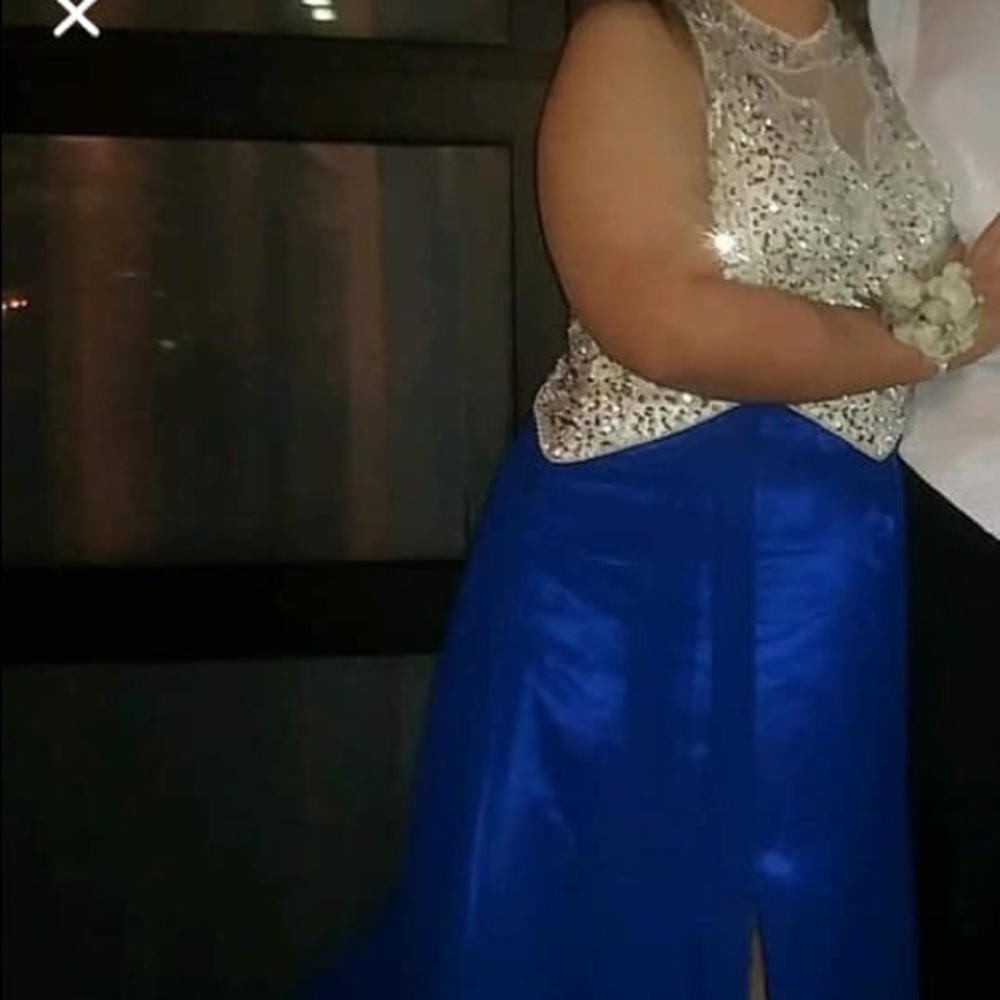 Prom Dresses - Picture 2 of 2